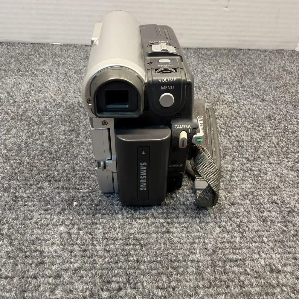 Vintage Samsung SC-D353 MiniDV Digital Camcorder Silver 20x Zoom Untested As-Is